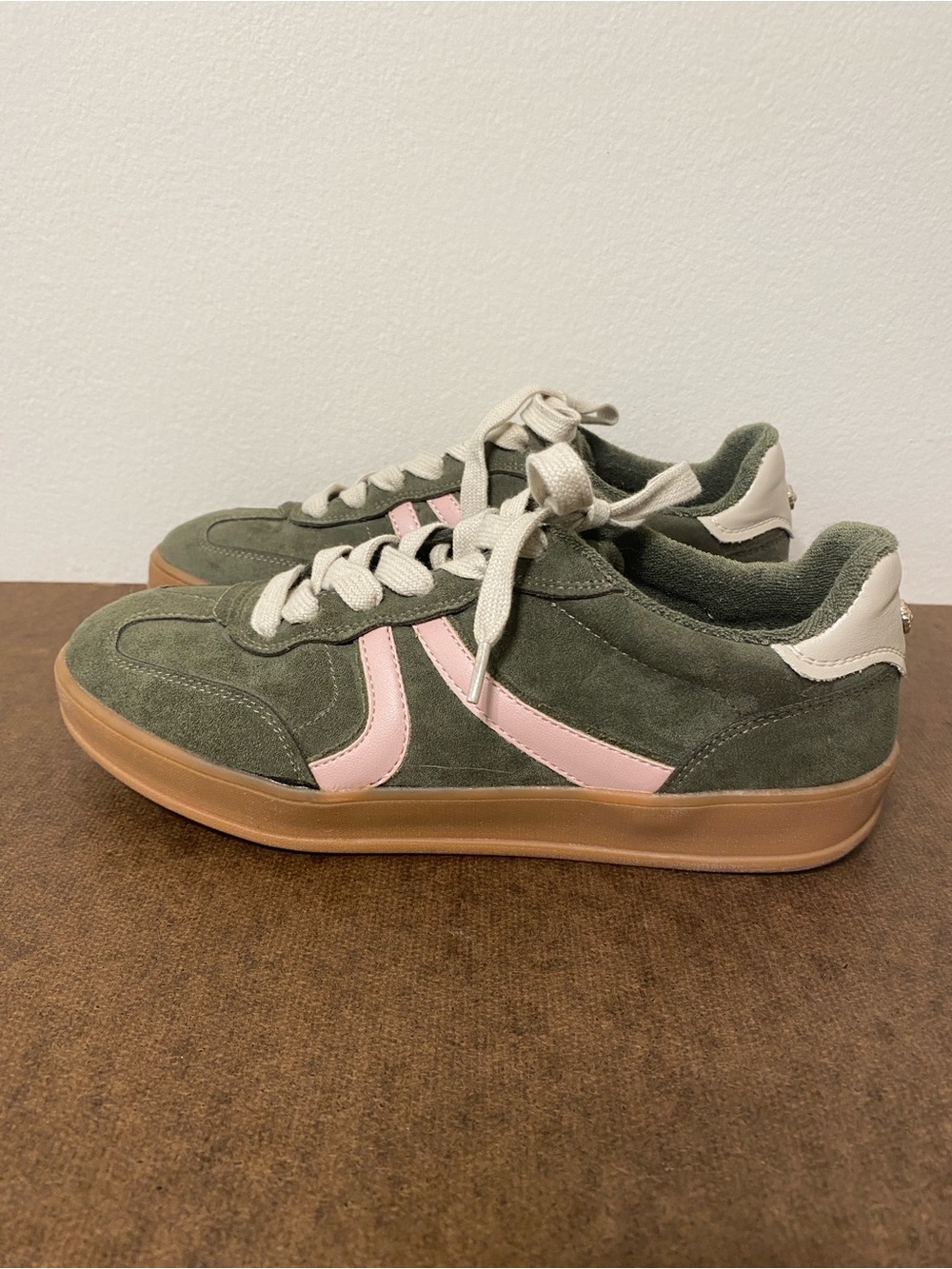 Anne Klein Olive faux Suede Sneakers with Pink Accent, size 7